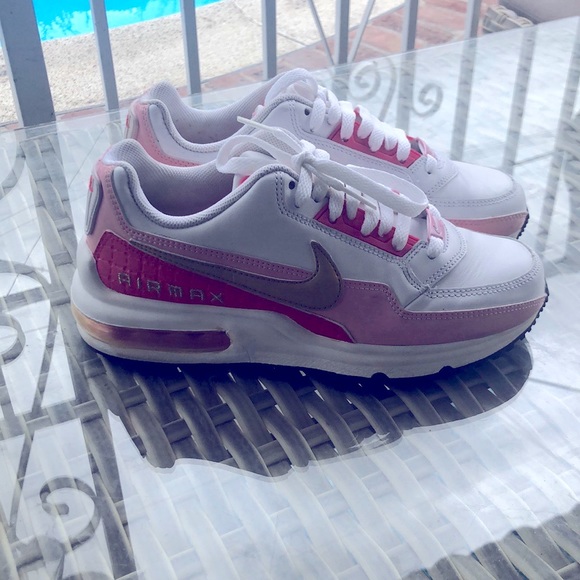 Nike Shoes - Women’s Nike Airmax LTD size 7